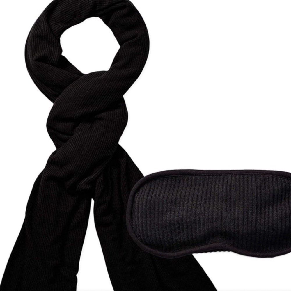 E Marie ribbed travel blanket Eye Mask Set